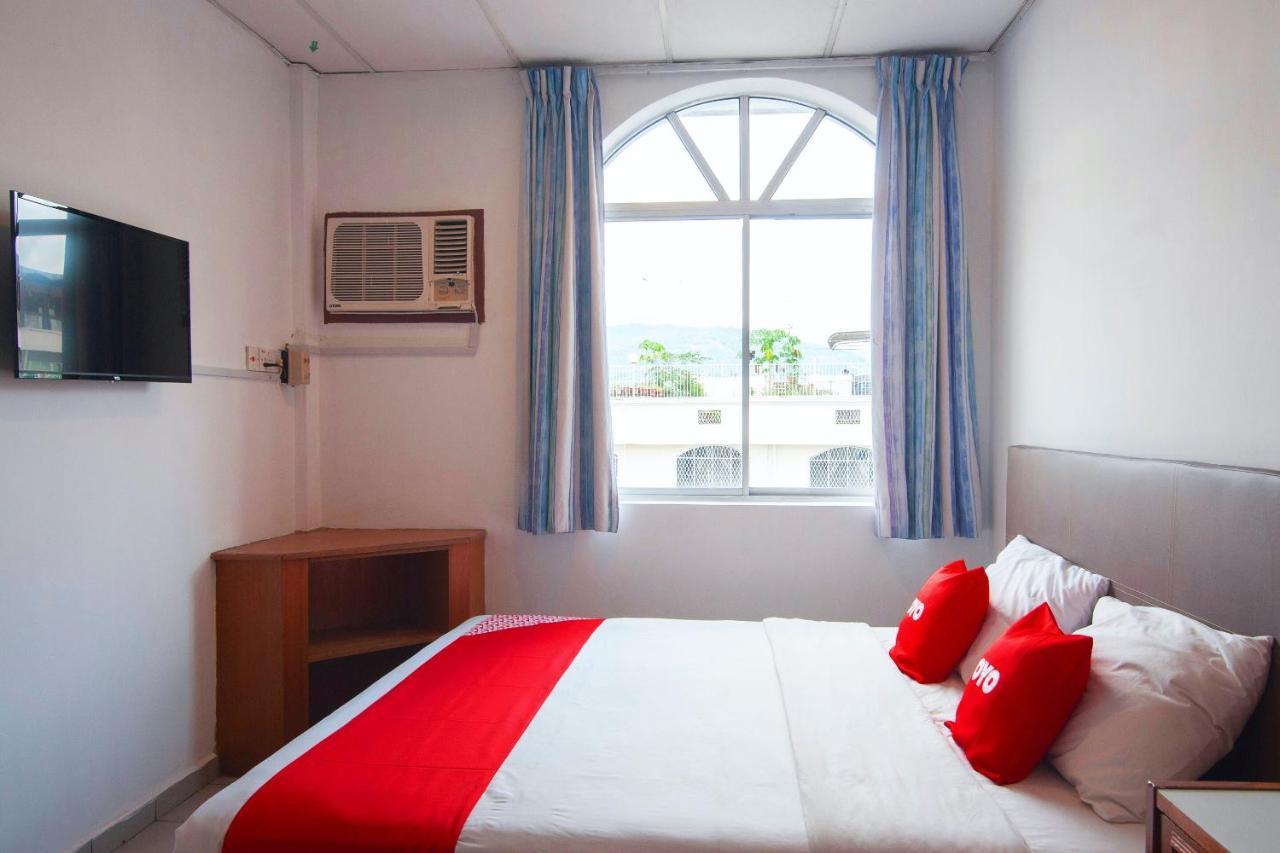 Oyo 89577 Kristal Hotel Keningau Bagian luar foto